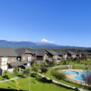 Departamento Condominio Costa Pucón<br><strong><i class="fas fa-bed"></i> 3 Dormitorios</strong>  |  <strong><i class="fas fa-bath"></i> 2 Baños</strong>