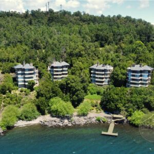 Departamento Península de Pucón<br><i class="fas fa-bed"></i> 3 Dormitorios  |  <i class="fas fa-bath"></i> 4 Baños